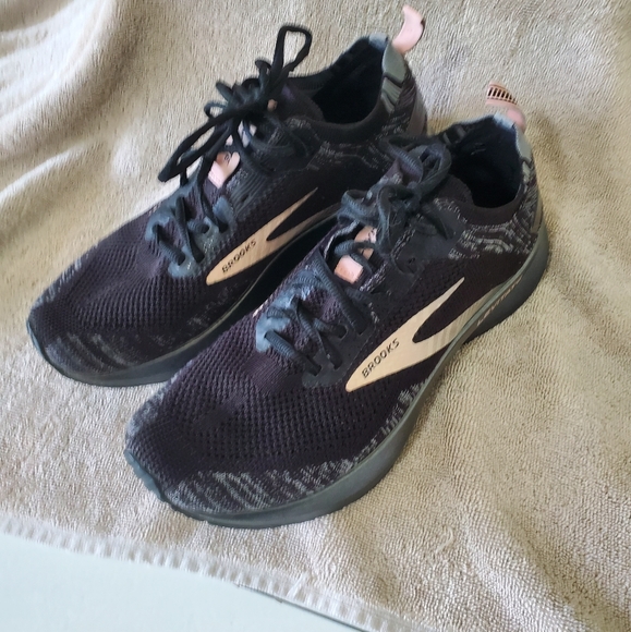 Brooks Levitate 4.0 7.5 women's - Picture 1 of 6